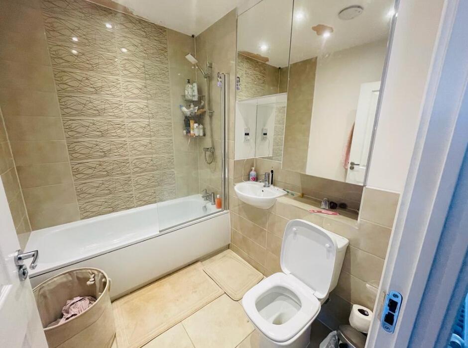 Foxglove Close, West Drayton